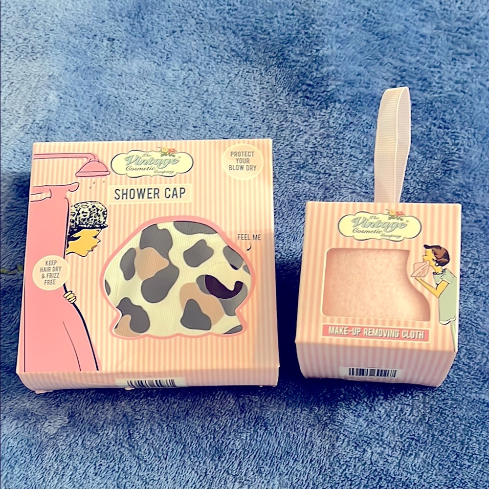 Vintage Cosmetic Company Shower Cap and Makeup Removing Cloth Set
